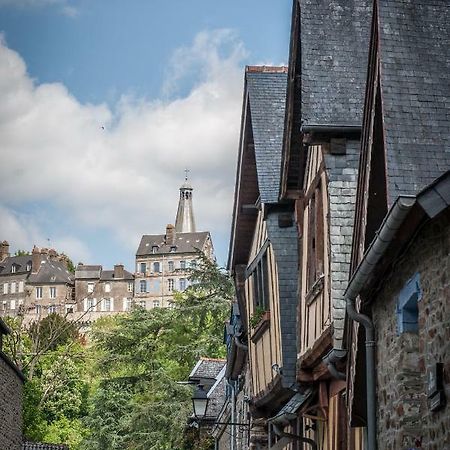Hotel Particulier Le Mercier De Montigny -Une Nuit Sur Les Remparts- Fougères Esterno foto