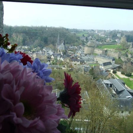 Hotel Particulier Le Mercier De Montigny -Une Nuit Sur Les Remparts- Fougères Esterno foto