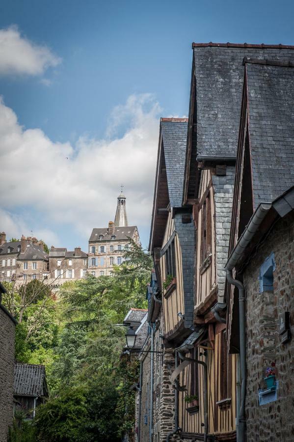 Hotel Particulier Le Mercier De Montigny -Une Nuit Sur Les Remparts- Fougères Esterno foto