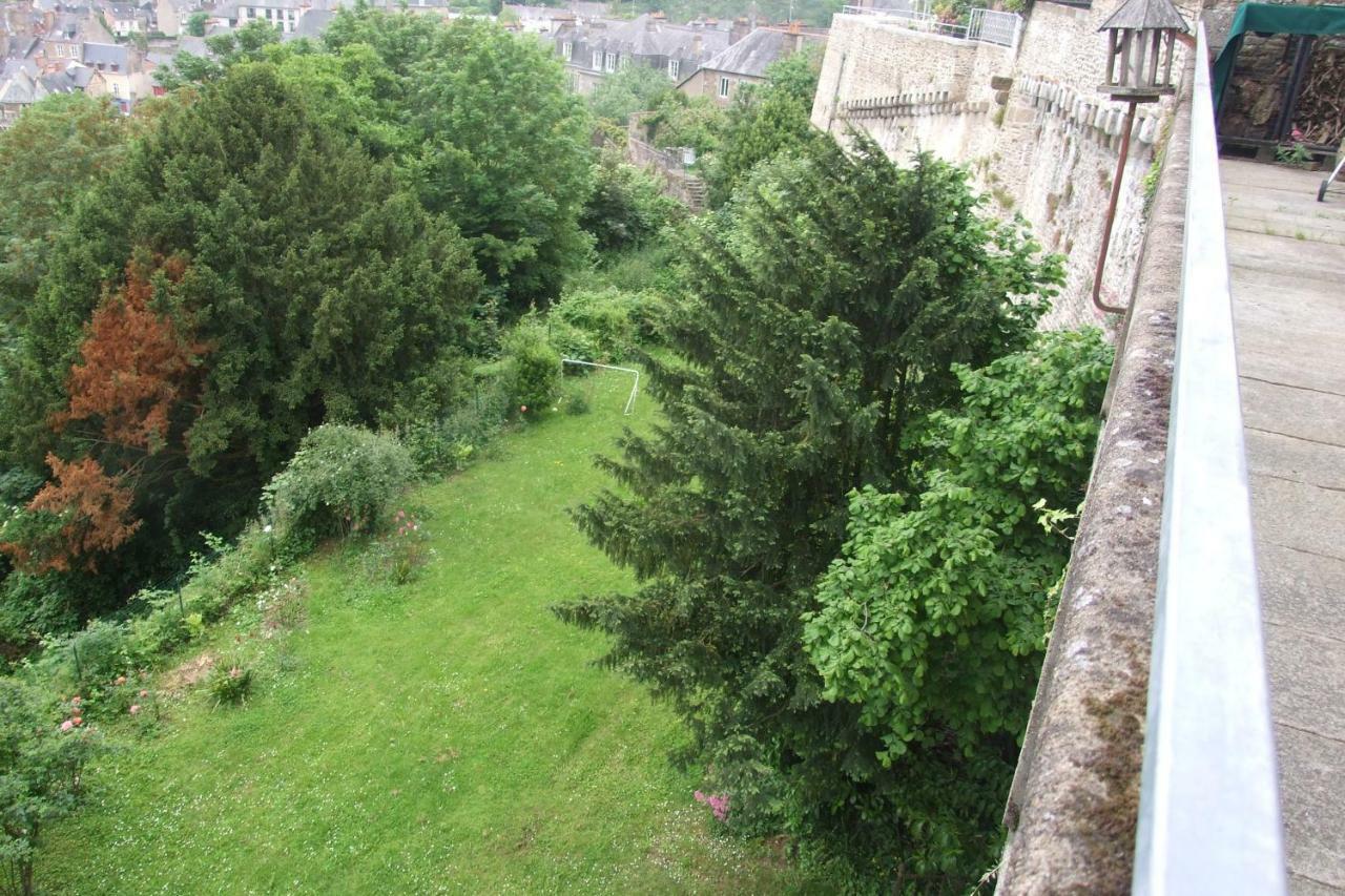 Hotel Particulier Le Mercier De Montigny -Une Nuit Sur Les Remparts- Fougères Esterno foto