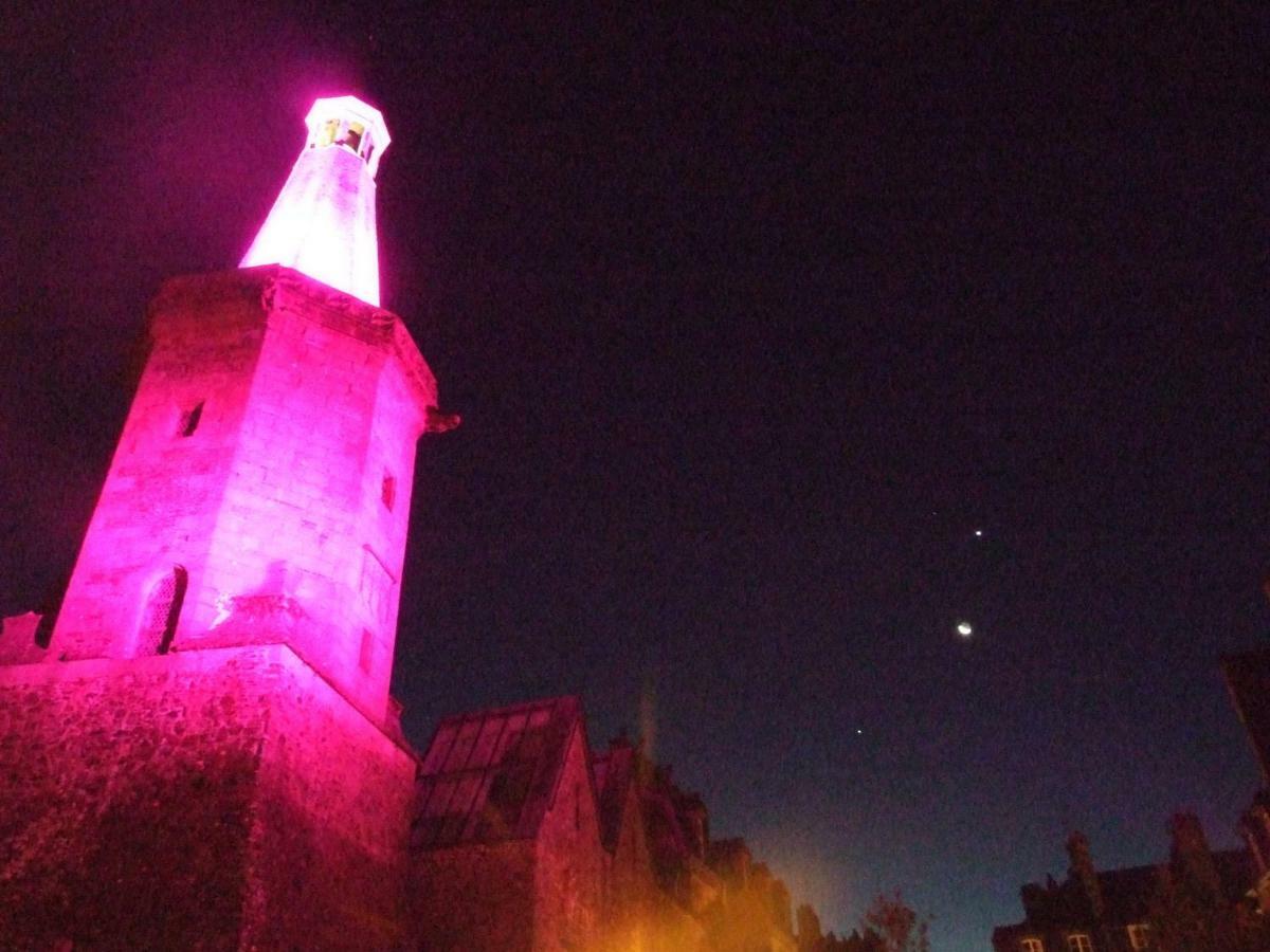 Hotel Particulier Le Mercier De Montigny -Une Nuit Sur Les Remparts- Fougères Esterno foto