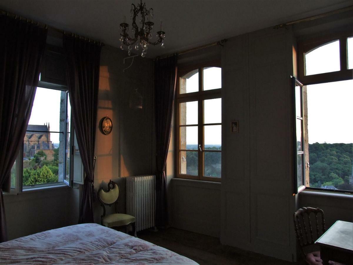 Hotel Particulier Le Mercier De Montigny -Une Nuit Sur Les Remparts- Fougères Esterno foto